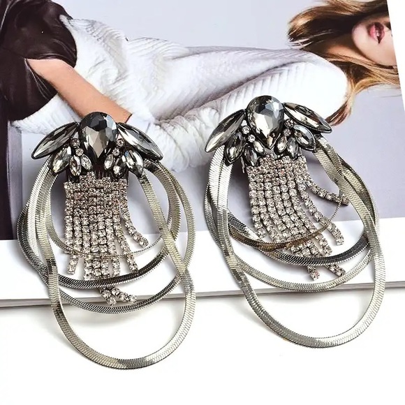 New fashion flat chain statement earrings, silver color. - Picture 1 of 2